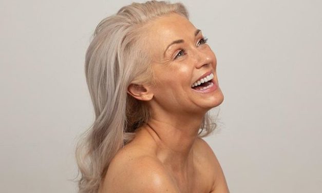 Frumusetea nu are limita de varsta – Kathy Jacobs, 56 ani